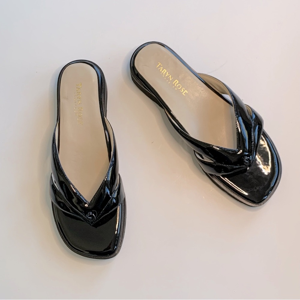 Taryn Rose Tacy black patent leather thong sandal  sz 6 nwob